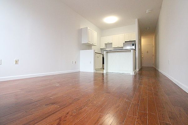 1st image of 301 W 21st St #5W