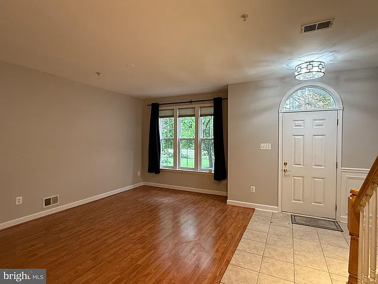 1127 Gaither Rd — Photo 4