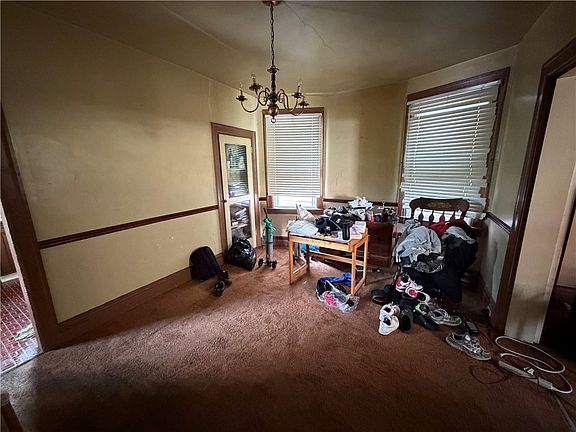 4th image of 547 Marie Ave