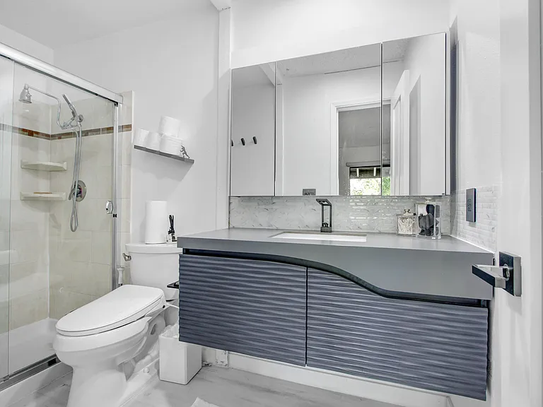21545 Erwin St #98 — Photo 16