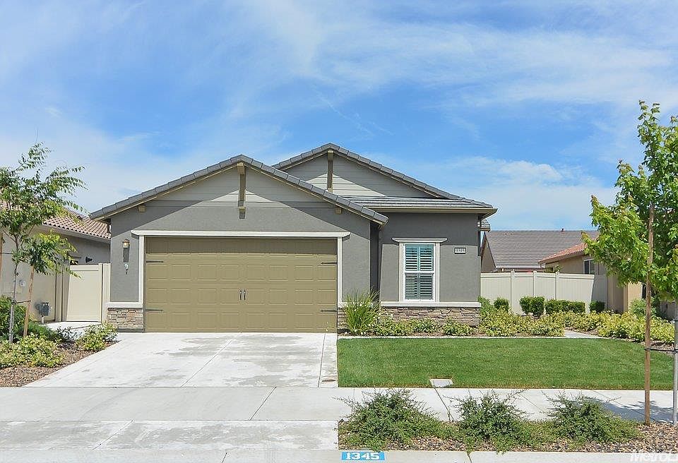 1st image of 1345 Chestnut Hill Dr