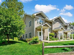 8 Cherry Laurel Ln, Swannanoa, NC 28778