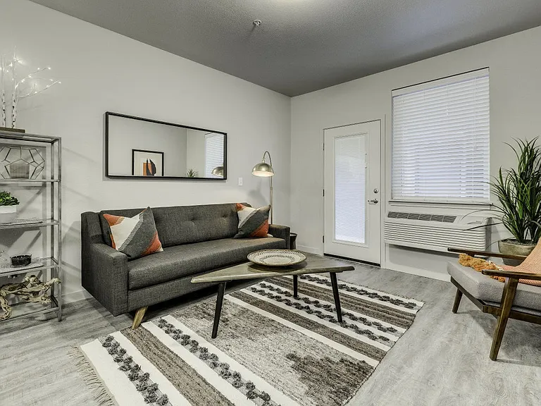 Union Park Apartments — Photo 7
