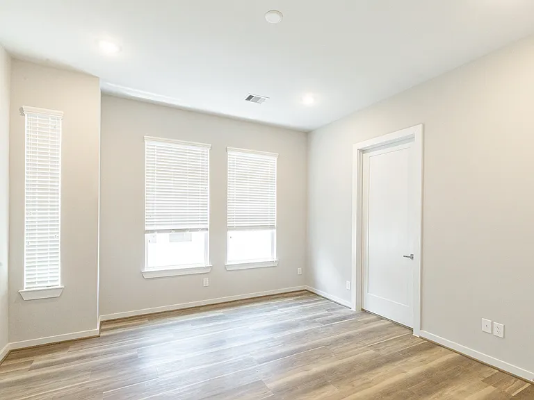 5811 Fairdale Ln — Photo 13