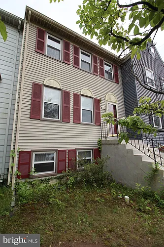 953 Ferndale Ave Photo 1