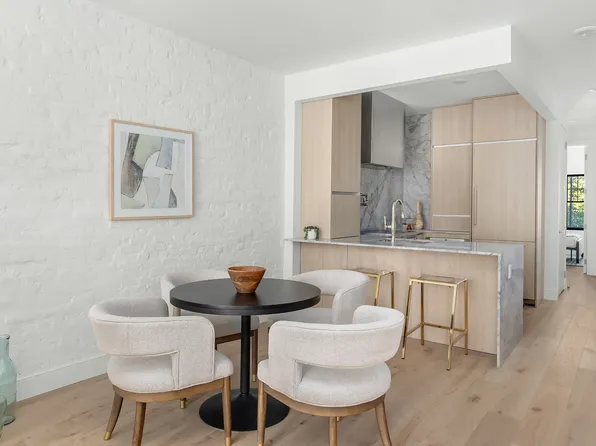 665 De Graw Street image 3 of 10