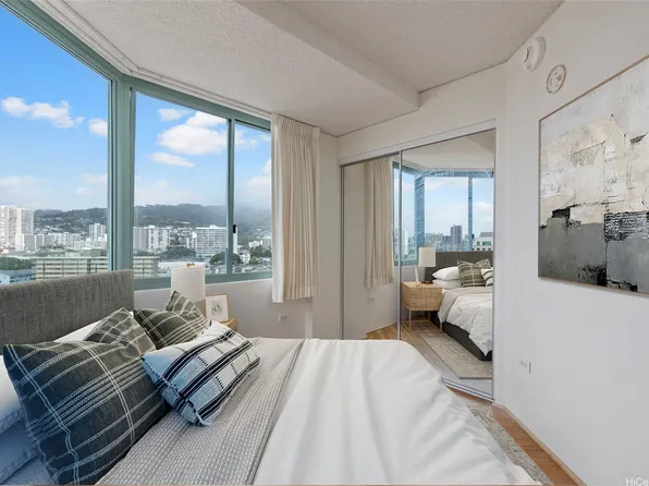 1314 Kalakaua Ave APT 1212, Honolulu, HI 96826