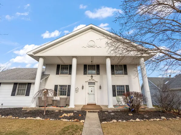 2405 Kings Ct, Dyer, IN 46311