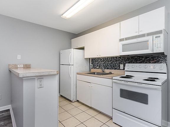 3rd image of 804 12th Ave S Unit 110