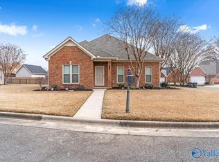 945 Tracey Ln, Decatur, AL 35601