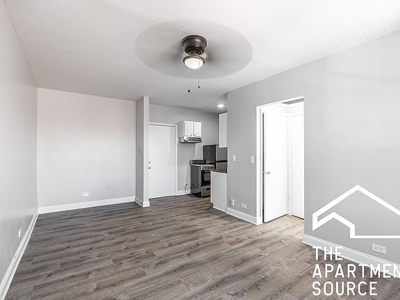 3rd image of 4033 N Kenmore Ave #412