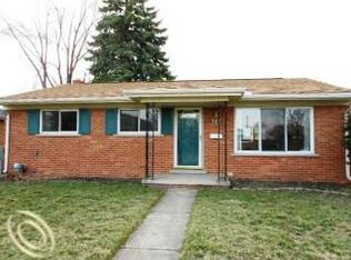 724 Fairlane St, Westland, MI 48186