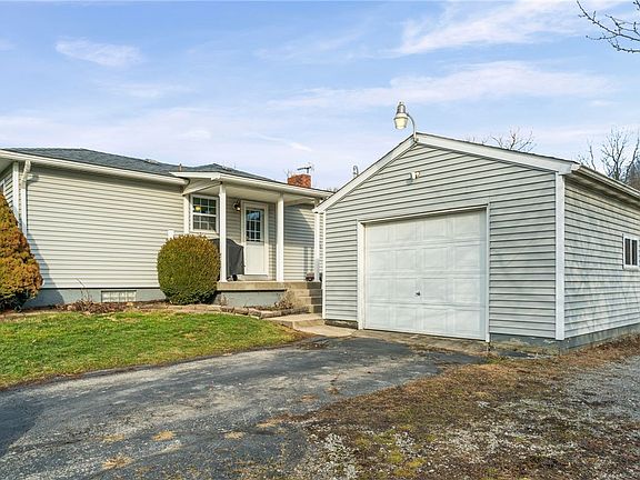 3rd image of 3645 River Rd