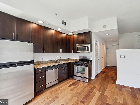 4th image of 22 S Front St APT 304