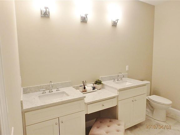 5th image of 11 W Glen Ln