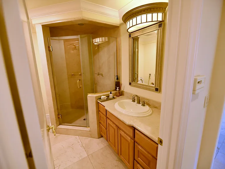 906 Glen Way — Photo 21