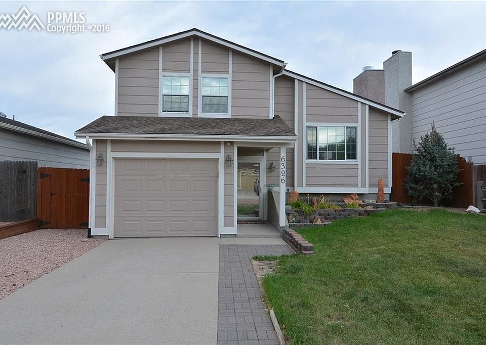 FRONT VIEW OF THE HOME