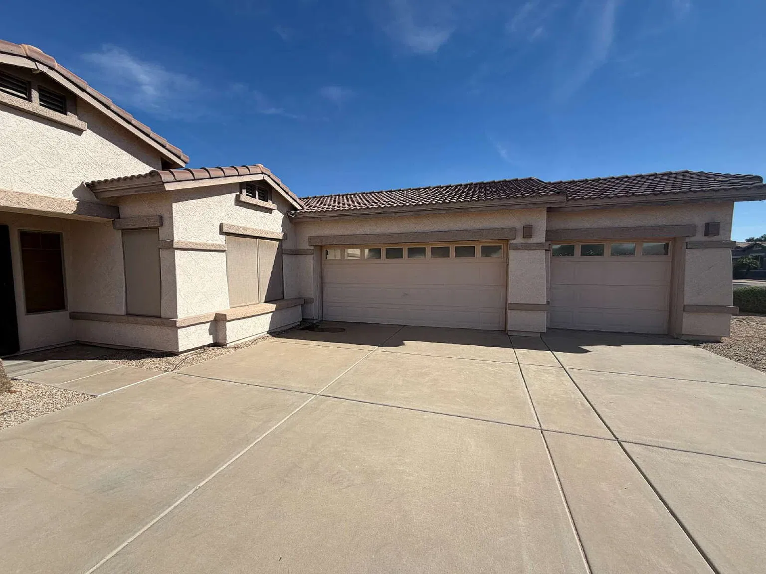 3 bed, 2.0 bath, 1826 sqft, $2,495 — Photo 4