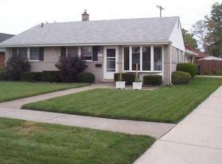 18012 Hinton St, Riverview, MI 48193