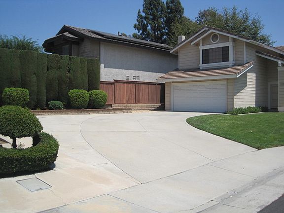 Extra large cul-de-sac lot.