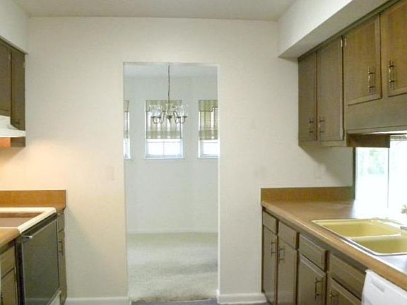 5th image of 352 Jonquil Ave NW