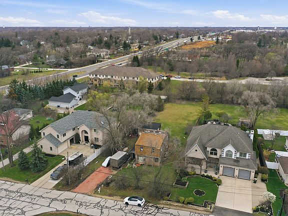 3rd image of 115 Hillside Ln