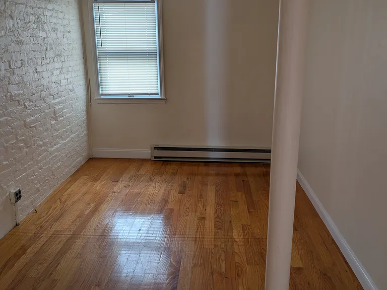 524 Sumner St #1 — Photo 5