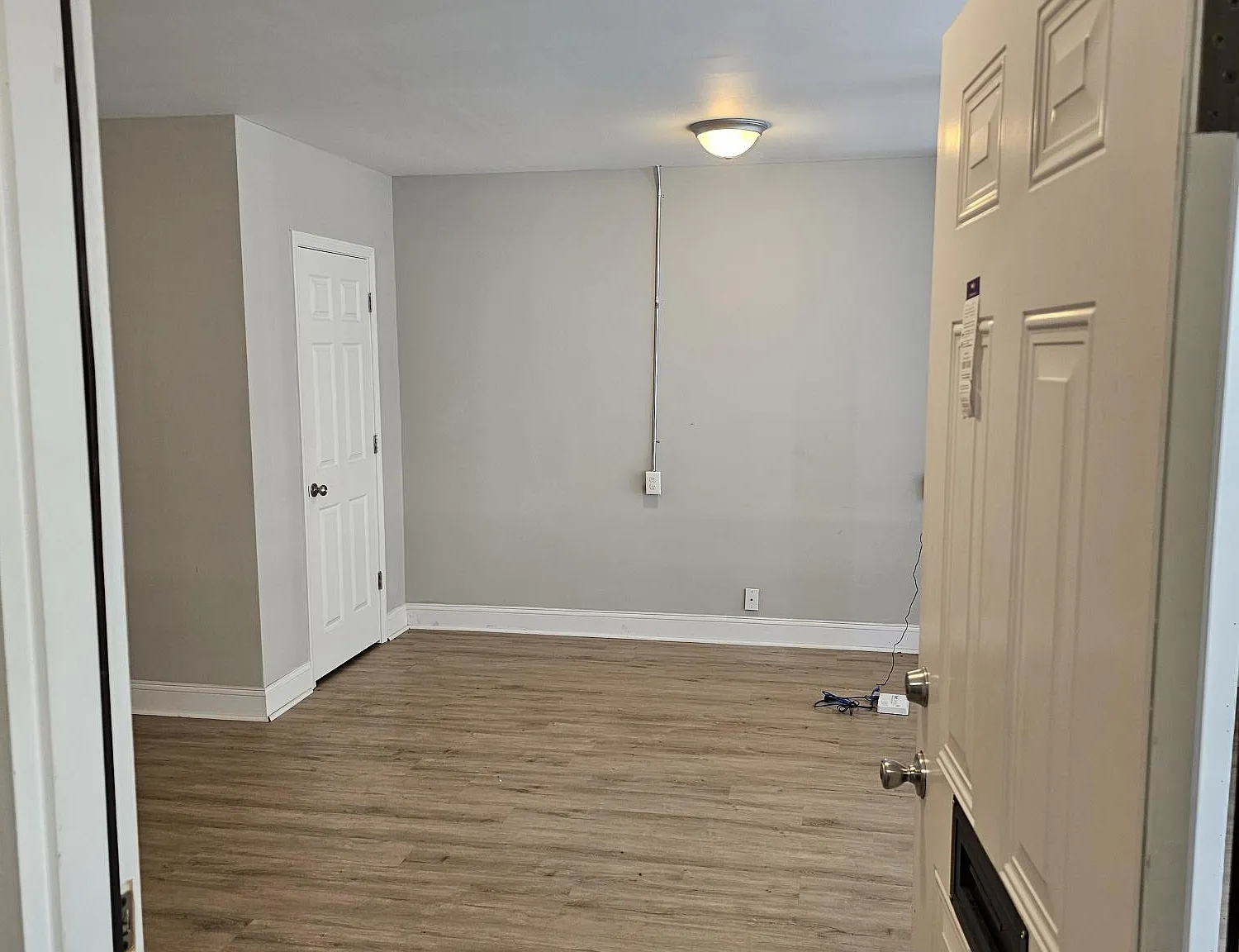 Studio, $900 — Photo 4