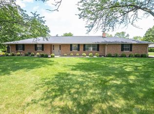 911 Pinecreek Dr, Dayton, OH 45458