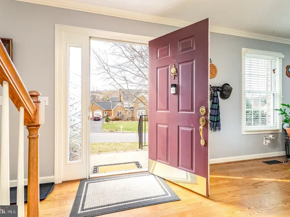 760 Confederacy Dr, Penn Laird, VA 22846