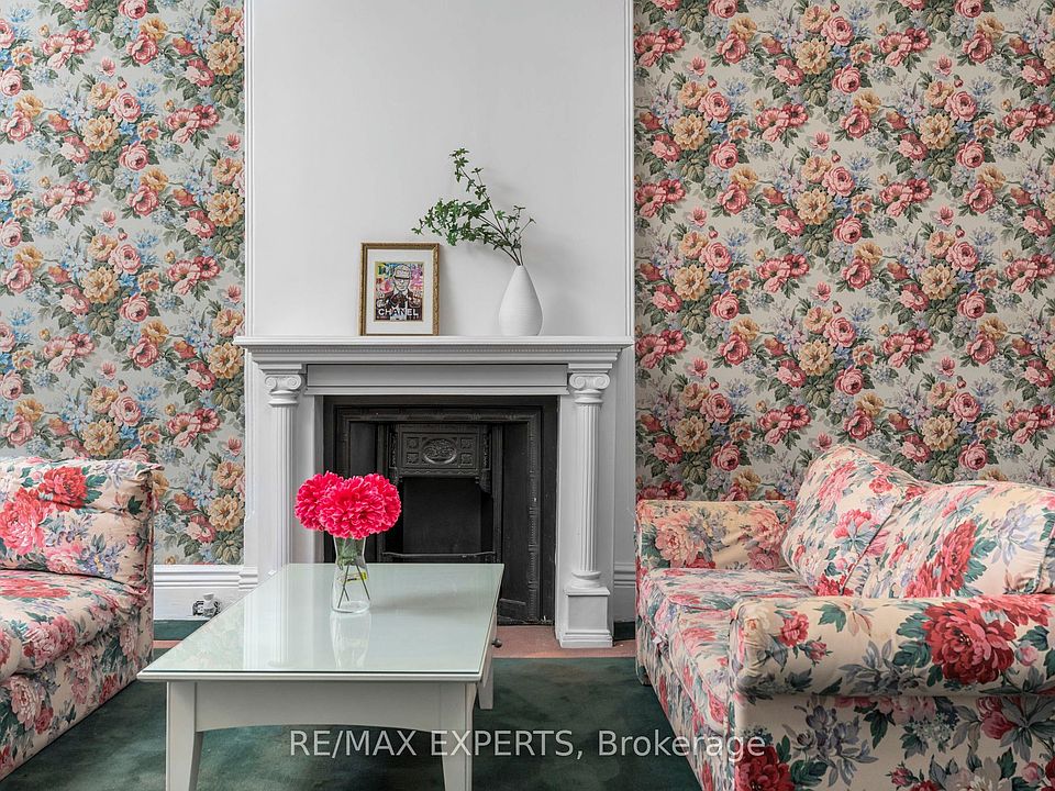 1st image of 382 Bathurst St