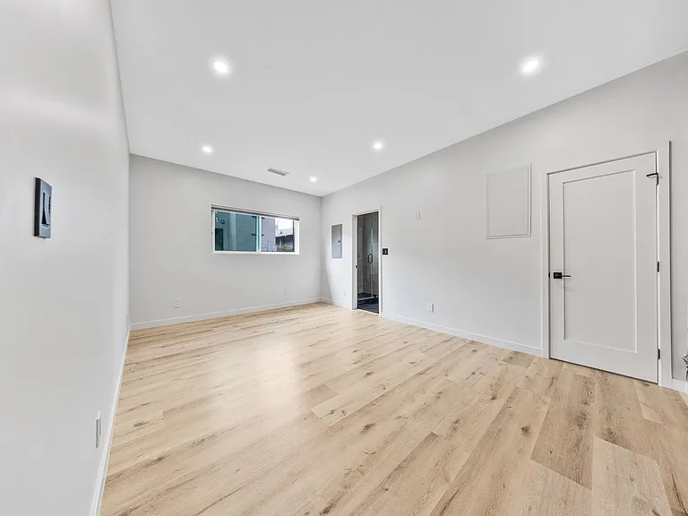 3839 Fountain Ave #1/2 — Photo 7