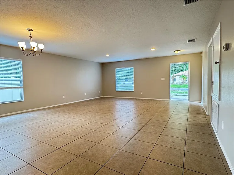 13807 Fareham Rd — Photo 5