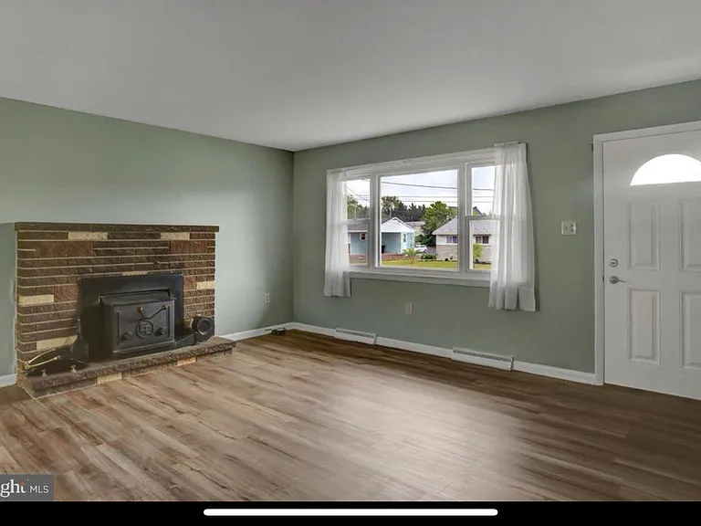 3385 Westview Cir — Photo 2