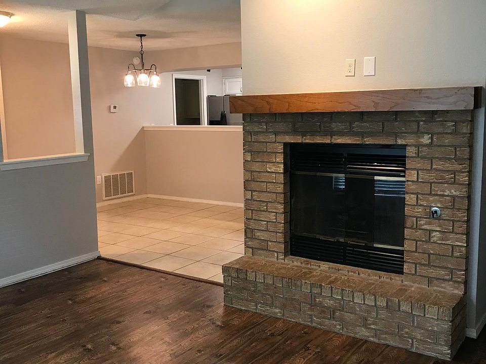 1st image of 12 McIntosh St