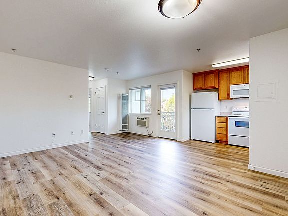 5th image of 321-327 S East St #323-F
