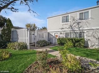 793 Barnaby Pl, Wheeling, IL 60090
