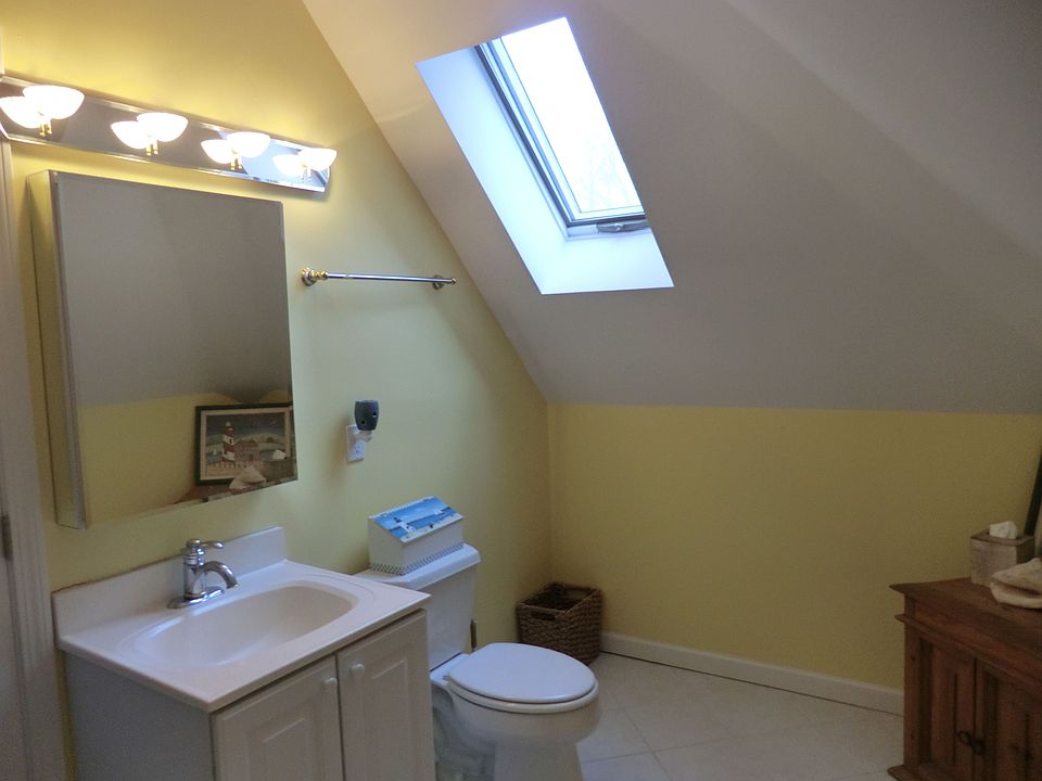 22 Morehouse Ln, Norwalk, CT 06850 Zillow