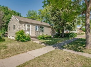 1124 N 15th St, Bismarck, ND 58501
