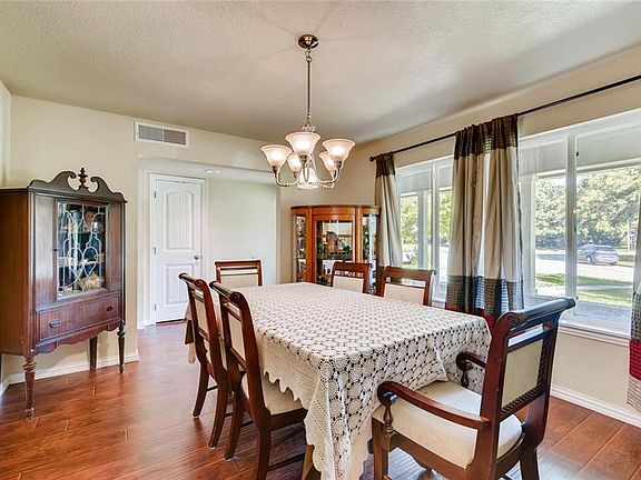 5th image of 2732 S Colfax Cir
