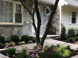 756 Old Franklin Lake Rd, Franklin Lakes, NJ 07417