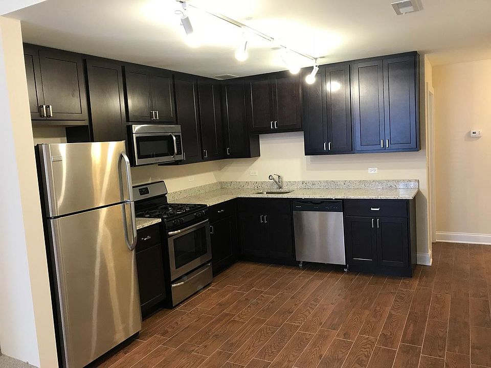 1st image of 1111 W Balmoral Ave #1110