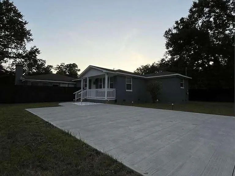2143 Shrimp St — Photo 12