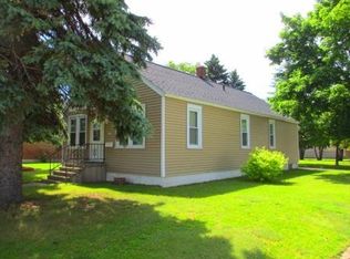 2021 18th Ave, Menominee, MI 49858