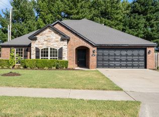 401 SW Keystone St, Bentonville, AR 72712