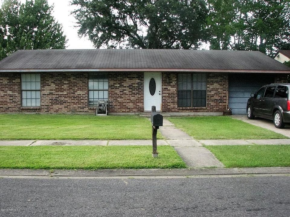 1st image of 305 Toulouse Dr