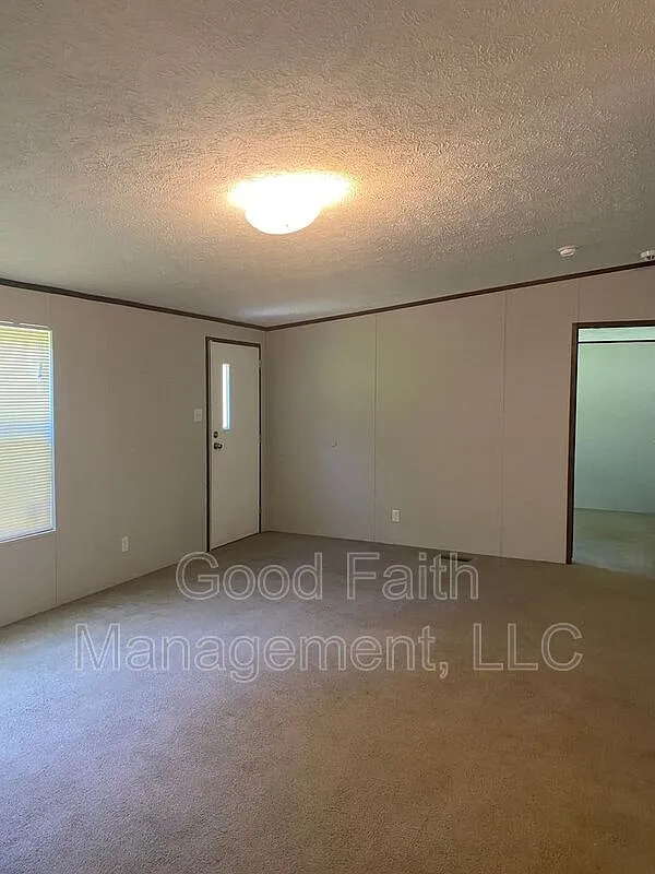 3 bed, 2.0 bath, 1344 sqft, $1,279 — Photo 2