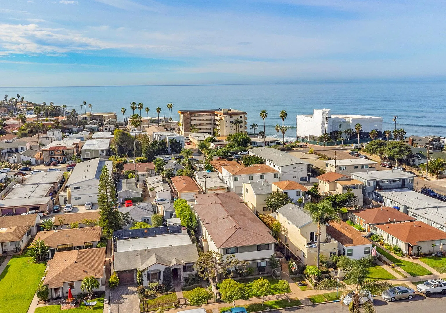 Bright & Modern Upstairs Apartment in the Heart of Ocean Beach! — Photo 1