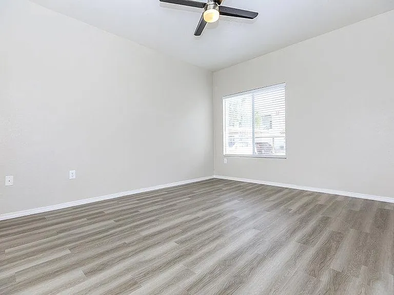 The Residences at Palm Valley Apartments — Photo 42