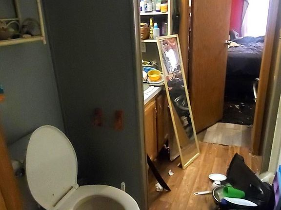 5th image of 523 N Sherman St